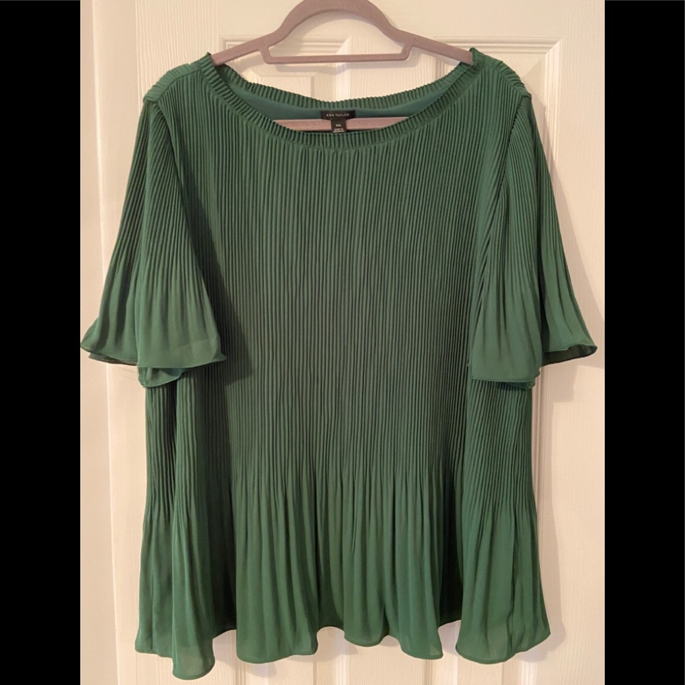 Ann Taylor Kelly Green Pleated Top XXL